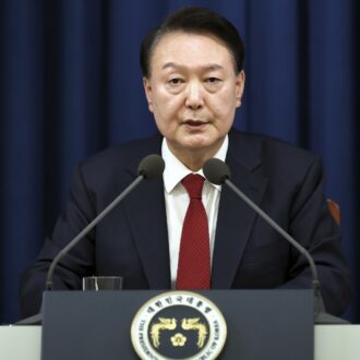 Copertina di Sud Corea, ergastolo all’ex presidente Yoon Suk Yeol: “Cercò di instaurare una dittatura nel 2024”