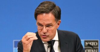 Copertina di La Russia avanza fino a 10km al giorno in Ucraina. Ma Rutte (Nato) spinge la guerra: “A Kiev servono armi, non consigli sulla pace”