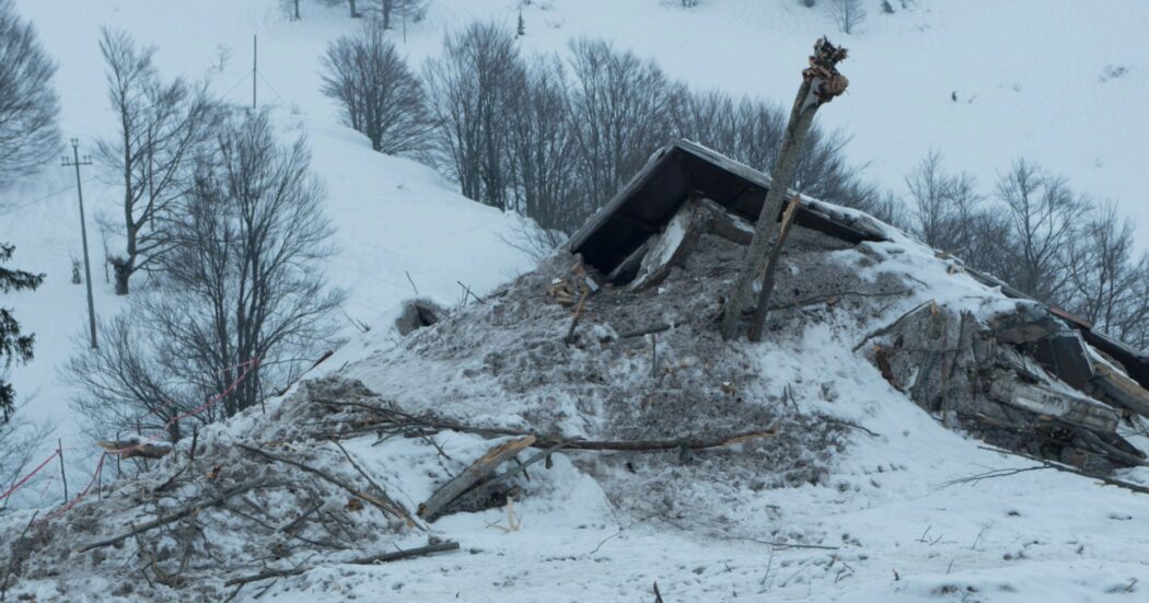 Disastro Rigopiano, la Cassazione: “Era possibile e dovuto prevenirlo”. Se la strada fosse stata libera dalla neve non ci sarebbero stati morti