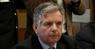 Copertina di Un medico,  ex deputato FI,  per controllare  i fondi pensione