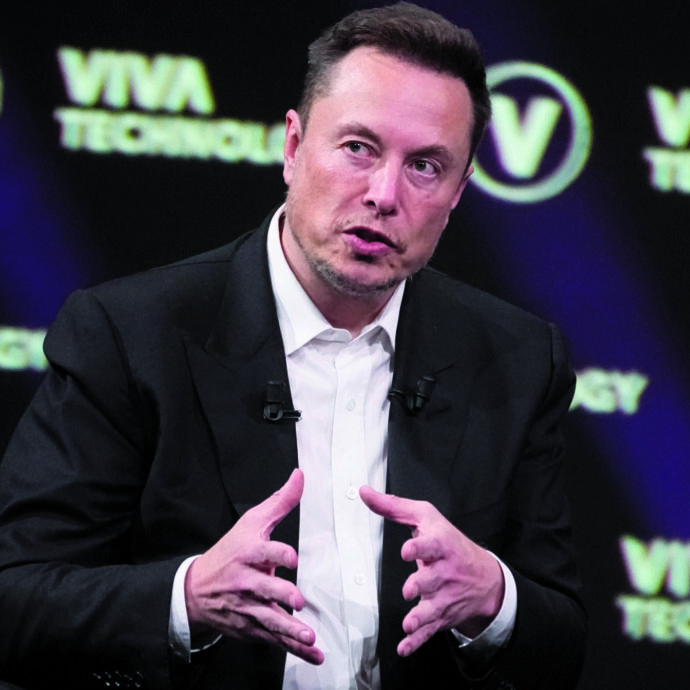 Elon Musk è il primo al mondo a superare i 400 miliardi di dollari. Le azioni Tesla salite di oltre il 65% dall’elezione di Donald Trump