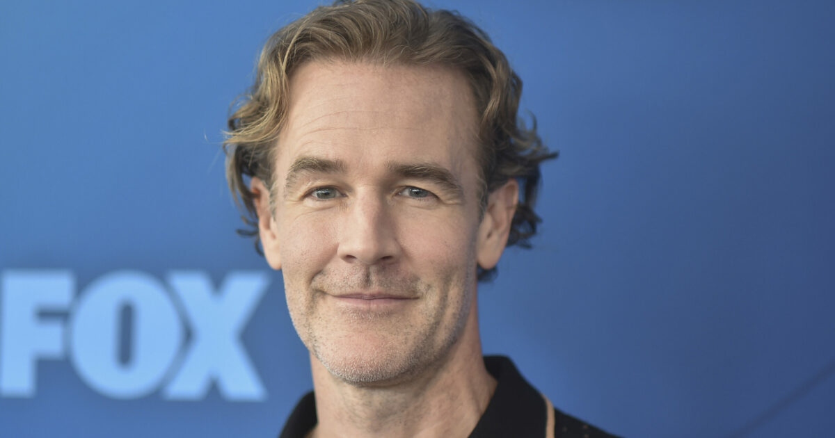 James Van Der Beek per curare il suo cancro vende le maglie: “Il 100% dei proventi alle famiglie provate finanziariamente dai costi (inclusa la mia)”