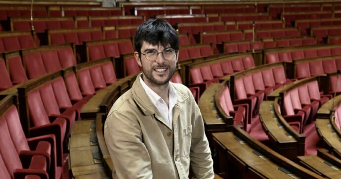 Francia, cade governo Barnier. Il deputato Pierre-Yves Cadalen: “Macron ora deve dimettersi”