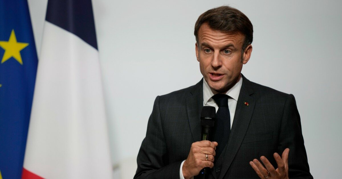 Macron attacca destra e sinistra: “Fronte antirepubblicano”. Poi annuncia governo “di interesse generale” e finanziaria di emergenza