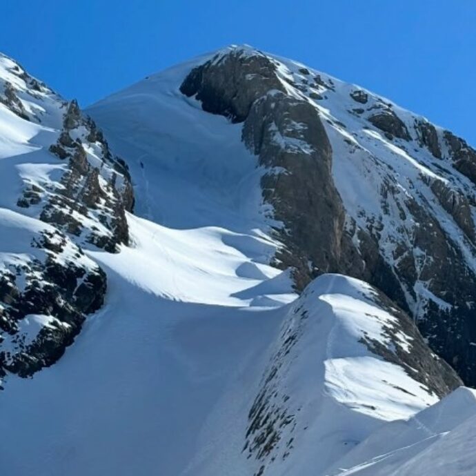 “Ci chiedono se si può scalare il Monte Perdido in scarpe da ginnastica. State molto attenti”: l’appello del rifugio ai turisti che s’improvvisano scalatori