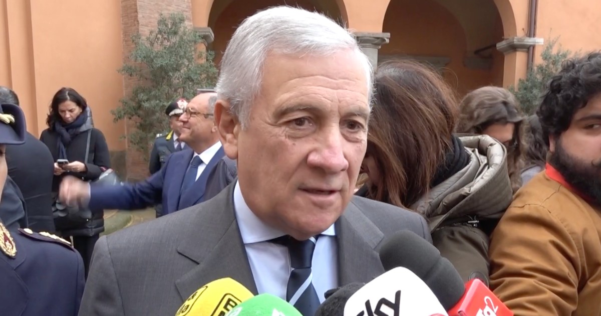 Tajani: “Tensioni con Lega? Non siamo in caserma, siamo partiti diversi. Ma l’opposizione non si illuda: governo stabile”