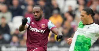 Copertina di Incidente in auto per Michail Antonio: schianto in Ferrari per l’attaccante del West Ham