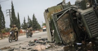 Copertina di Siria – la diretta. I ribelli alle porte di Damasco. Voci su una fuga di Assad dalla capitale. Funzionari Usa: “Il regime ha i giorni contati”