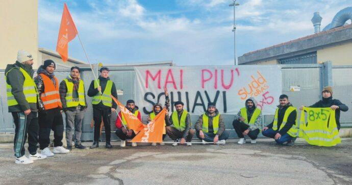 Copertina di “Siamo gli schiavi dei divani”: operai in sciopero a Forlì