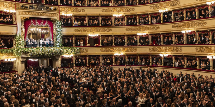 Tutto il mondo è spettatore: così Andrea Tagliapietra usa il teatro per parlare di società