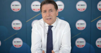 Copertina di Conte attacca Grillo: “Anziché partecipare al progetto politico del M5s stava al telefono con Draghi”