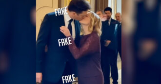 Copertina di Il video fake del bacio tra Meloni e Musk: fa il giro della Rete ma è realizzato con l’intelligenza artificiale