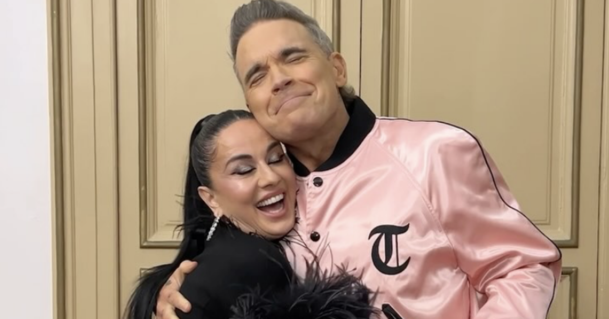 Paola Iezzi: “Robbie Williams mi chiese di andare con lui al Lago di Como. Gli dissi di no. Ci penso ancora dopo vent’anni e voglio riscattarmi” – IL VIDEO