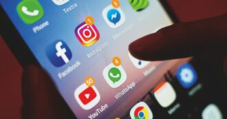 Copertina di Così le aziende cambiano strategia sui social: sembra tutto più autentico ma non lo è affatto, ecco perché