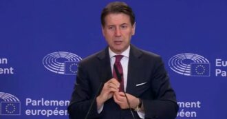 Copertina di Conte a Bruxelles: “In Ue la transizione verde è diventata militare. Serve un fondo per l’automotive e per renderci competitivi”