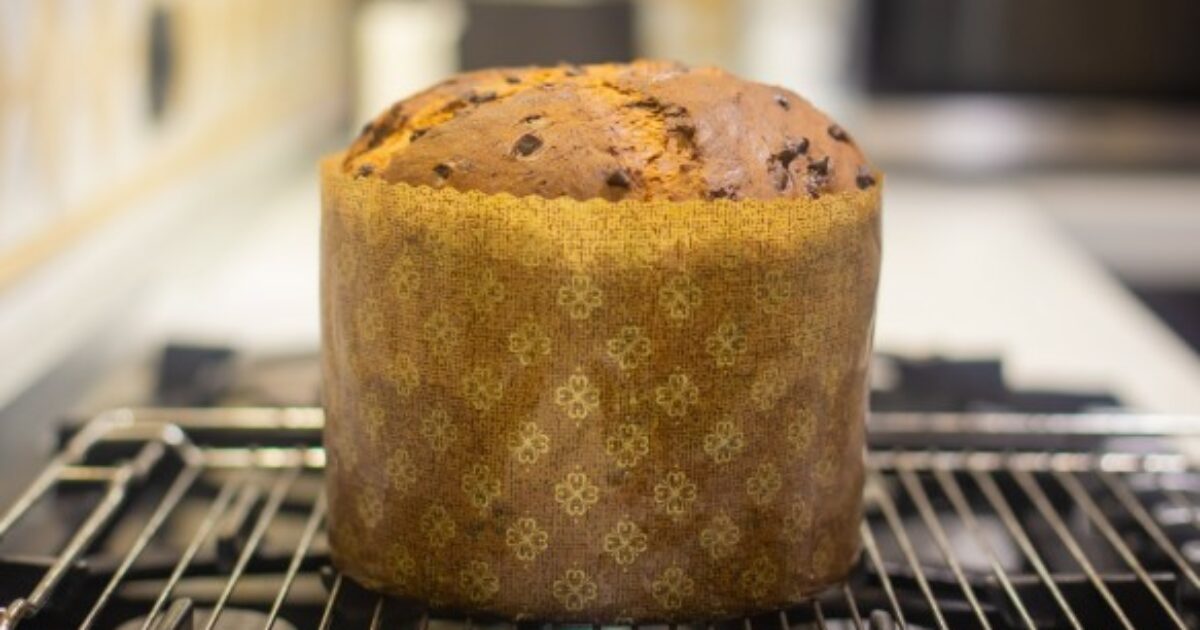 Dona un panettone a tutti i senzatetto del centro ma precisa: “Voglio restare anonimo, non voglio che chi mi conosce pensi al mio gesto come un modo per farmi pubblicità”