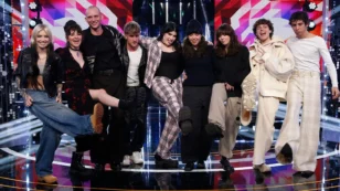 Copertina di Sanremo Giovani entra nel vivo: ecco i sei cantanti e i due di Area Sanremo che si sfideranno alla Finalissima