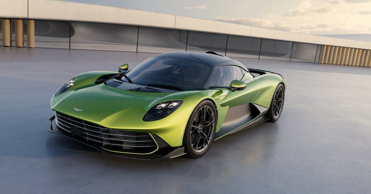 Aston Martin Valhalla, svelata la hypercar ibrida da 1.079 cv gestiti da un cervellone elettronico – FOTO