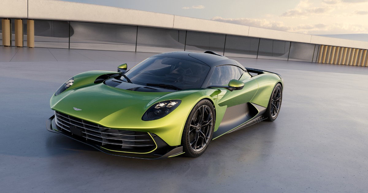 Copertina di Aston Martin Valhalla, svelata la hypercar ibrida da 1.079 cv gestiti da un cervellone elettronico – FOTO