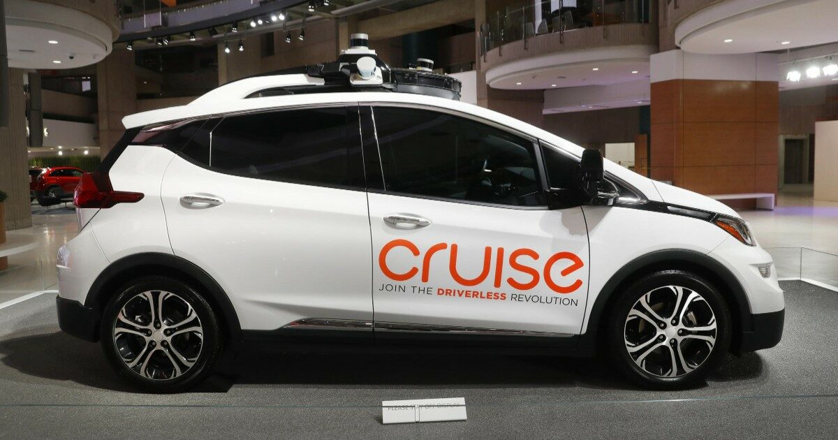 General Motors spegne i suoi taxi robot. Via libera ai concorrenti Waymo e Tesla