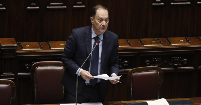 Ddl sicurezza, ora il governo apre a modifiche. Ciriani (FdI): “Non esclusa una terza lettura”. Ma la Lega: “Approvarlo senza perdere tempo”