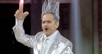 Copertina di L’Alieno ‘di Paolo Bonolis’ è vivo, è in pensione e va a pagare le bollette in posta: ecco cosa fa il personaggio di Avanti un altro!