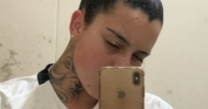 Precipita da un grattacielo mentre stava filmando col cellulare: morta Carol Oliveira, calciatrice 22enne brasiliana