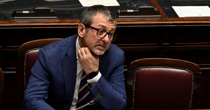Delmastro: “Ho una condanna, è estinta”. Ma non dice per cosa