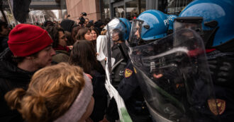 Copertina di Torino, scontri tra studenti e polizia davanti al Politecnico e alla sede Rai. Roma, fuochi d’artificio al ministero di Salvini