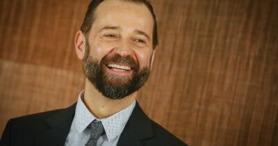 Copertina di “Mangio nell’orario di Geo. Dormo meglio, vado a letto che ho già digerito: alle 21:40. Le follie le ho fatte all’età giusta, non devo recuperare”: così Fabio Volo