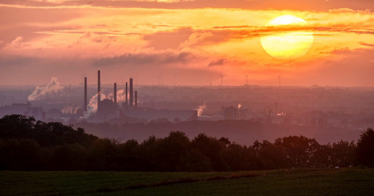 La transizione delle compagnie petrolifere: dal greenwashing al greenkilling. Si torna alle fonti fossili