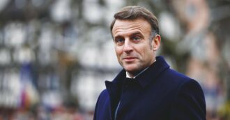 Copertina di Francia, il sociologo Marc Joly: “Macron si vede come un despota assoluto: è un narcisista perverso”