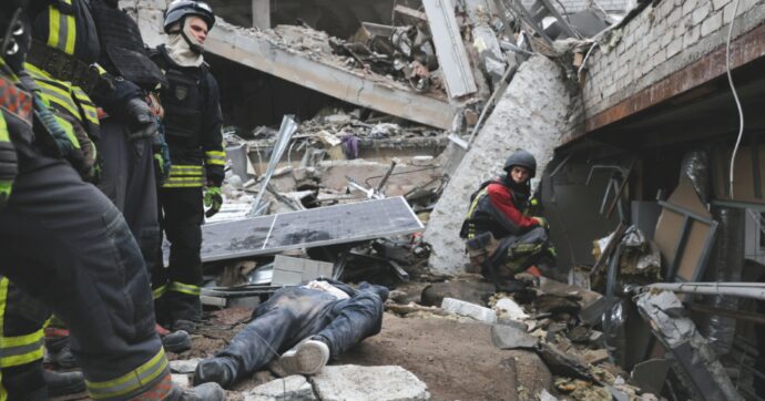 Mosca lascia Kiev al buio: “Risposta ai missili Usa”