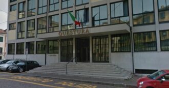 Copertina di Aggredisce con un’ascia due poliziotti, uno degli agenti costretto a sparare: 32enne ferito a una gamba e piantonato all’ospedale