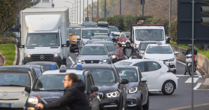 Aumenta ancora il costo della Rc auto (+ 7,2% in ottobre). L’Ivass: “Sistema bonus/malus obsoleto, va cambiato”