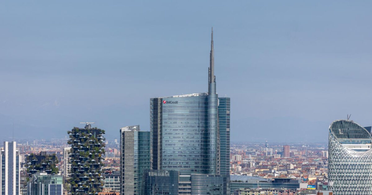 Unicredit si rafforza ancora in Commerzbank, quota al 28%. “Abbiamo fiducia nella Germania”