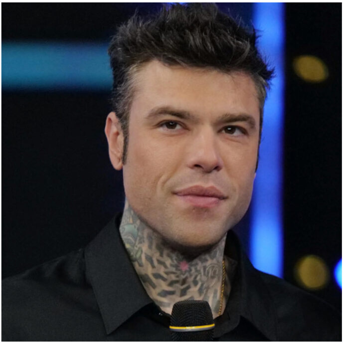 Fedez a Sanremo 2025 canterà la depressione, Tony Effe la romanità, ma ci sarà tanto amore tra i 30 Big. Promossi i 4 artisti per le Nuove Proposte: ecco chi sono