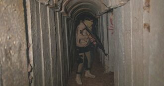 Copertina di Siria, dentro i tunnel dei curdi: Resistenza metro per metro. Anche se qui ormai è Turchia | Foto
