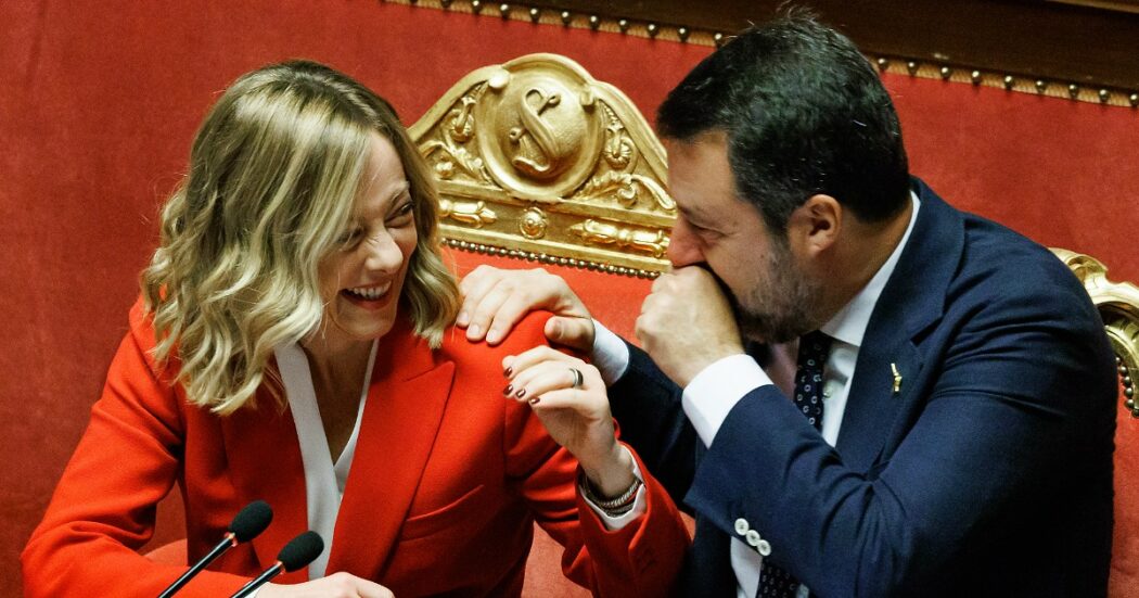 https://st.ilfattoquotidiano.it/wp-content/uploads/2024/12/20/meloni-salvini-1050x551.jpg