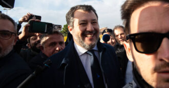 Copertina di Open Arms, Salvini in aula a Palermo: “Sono orgoglioso, oggi è una bella giornata”. Giudici in camera di consiglio, Valditara tra il pubblico