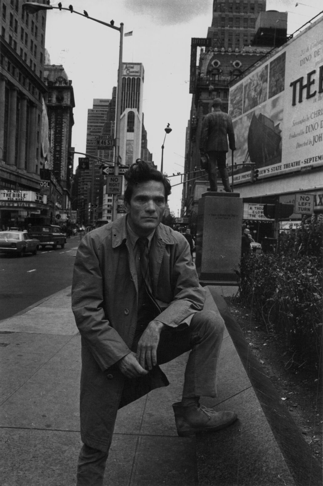 Pier Paolo Pasolini per le strade di New York, 1966 © L’Europeo / RCS Mediagroup Spa / Ph. Duilio Pallottelli All Rights Reserved