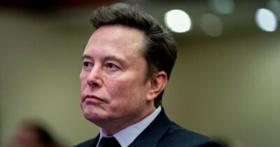 Copertina di Musk rimuove i post su X con le accuse a Trump sul caso Epstein e i documenti censurati