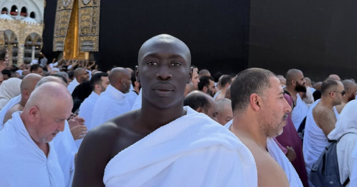 Khaby Lame a La Mecca: “Grazie Allah per essere la mia unica speranza” – Il video social