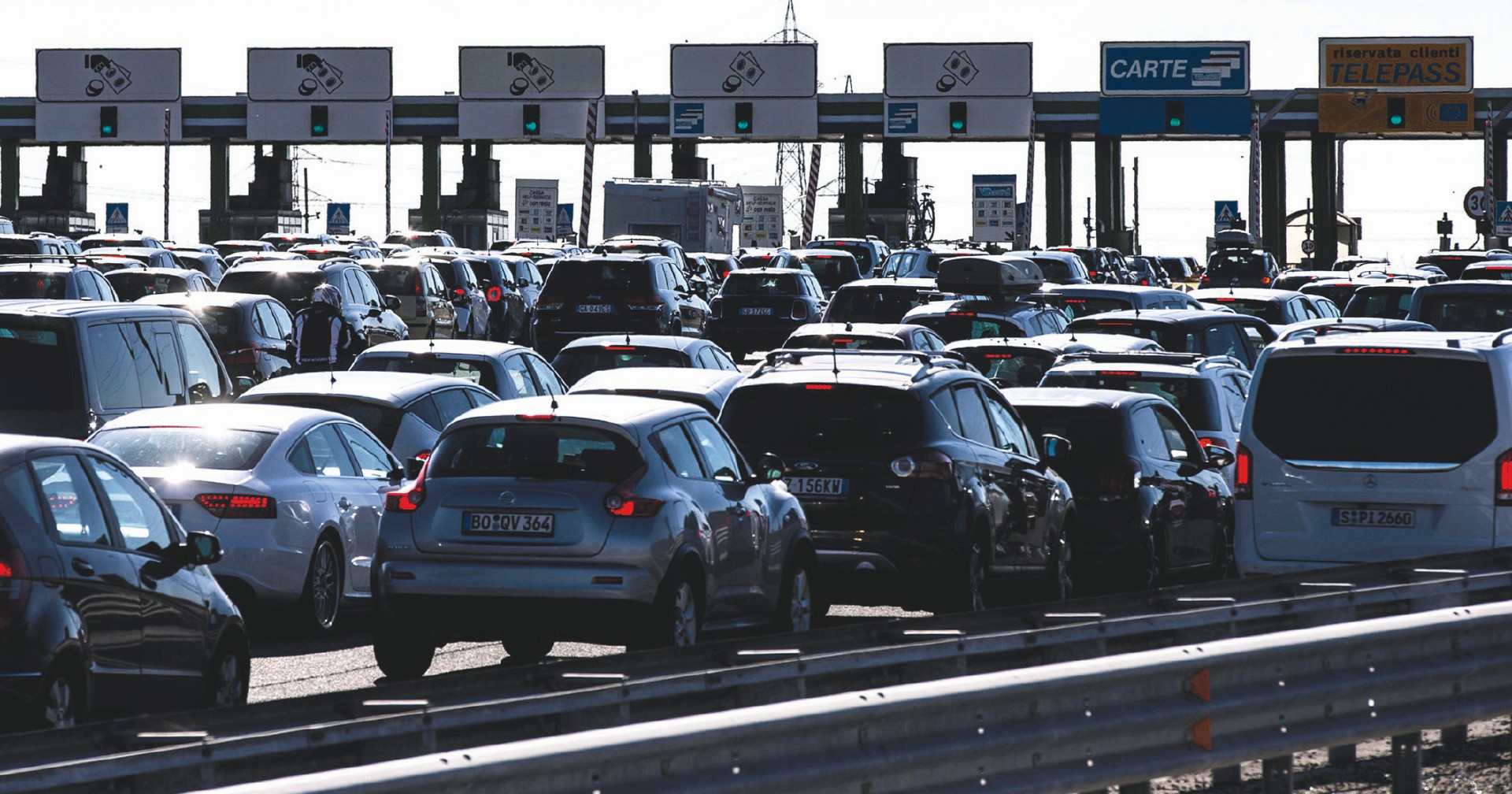 quali sono i giorni peggiori per il traffico in autostrada quest8217estate ecco le date da evitare per non restare bloccati in coda