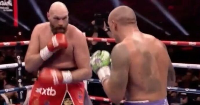 Olexandr Usyk ancora una volta contro i pronostici: batte per la seconda volta Tyson Fury e si conferma campione dei pesi massimi