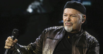 Copertina di Vasco Rossi: “Al potere c’è una valanga di ignoranza, viviamo un periodo molto buio. Mio padre ha preferito il lager piuttosto che arrendersi al nazifascismo”