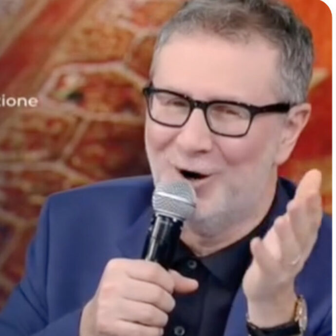 “Buon Natale ai miei colleghi della Rai…”: l’incredibile gaffe di Fabio Fazio a “Che tempo che fa” – VIDEO