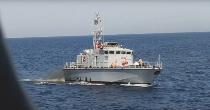 Migranti, spot Italia-Libia: l’accordo sui reclusi è carta straccia