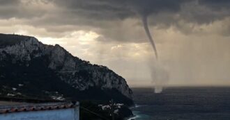 Copertina di Maltempo in Campania, tromba marina nelle acque dell’isola di Capri: le immagini