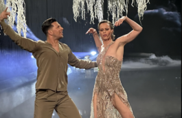 Copertina di Federica Pellegrini: “Ballando? È stato introspettivo. Magnini mi ha tradita e ho chiamato un paparazzo. Sono di Destra moderata. Forte solidarietà con Meloni”